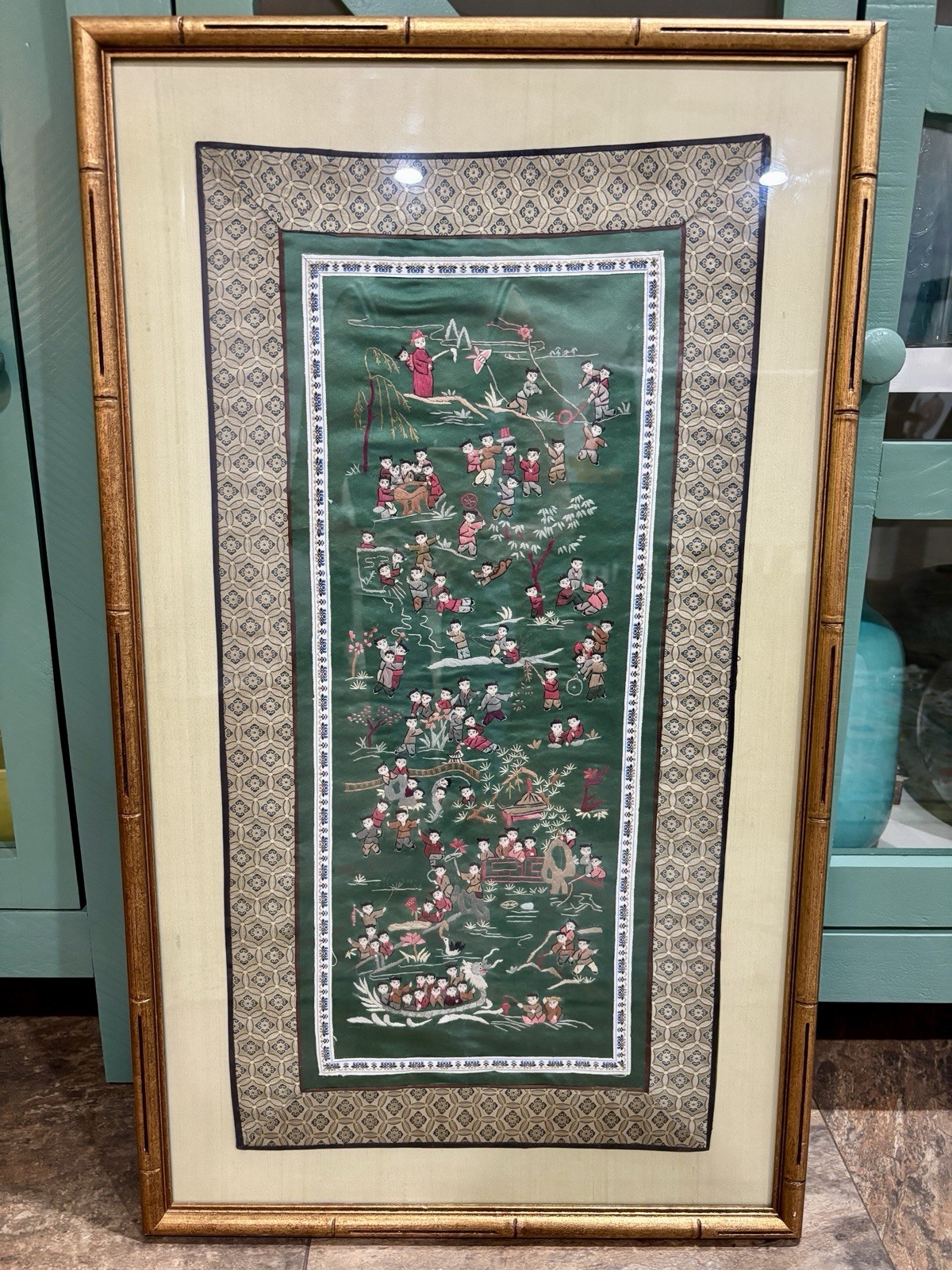 Vintage Chinese Silk Embroidery Vintage Chinese Silk Embroidery