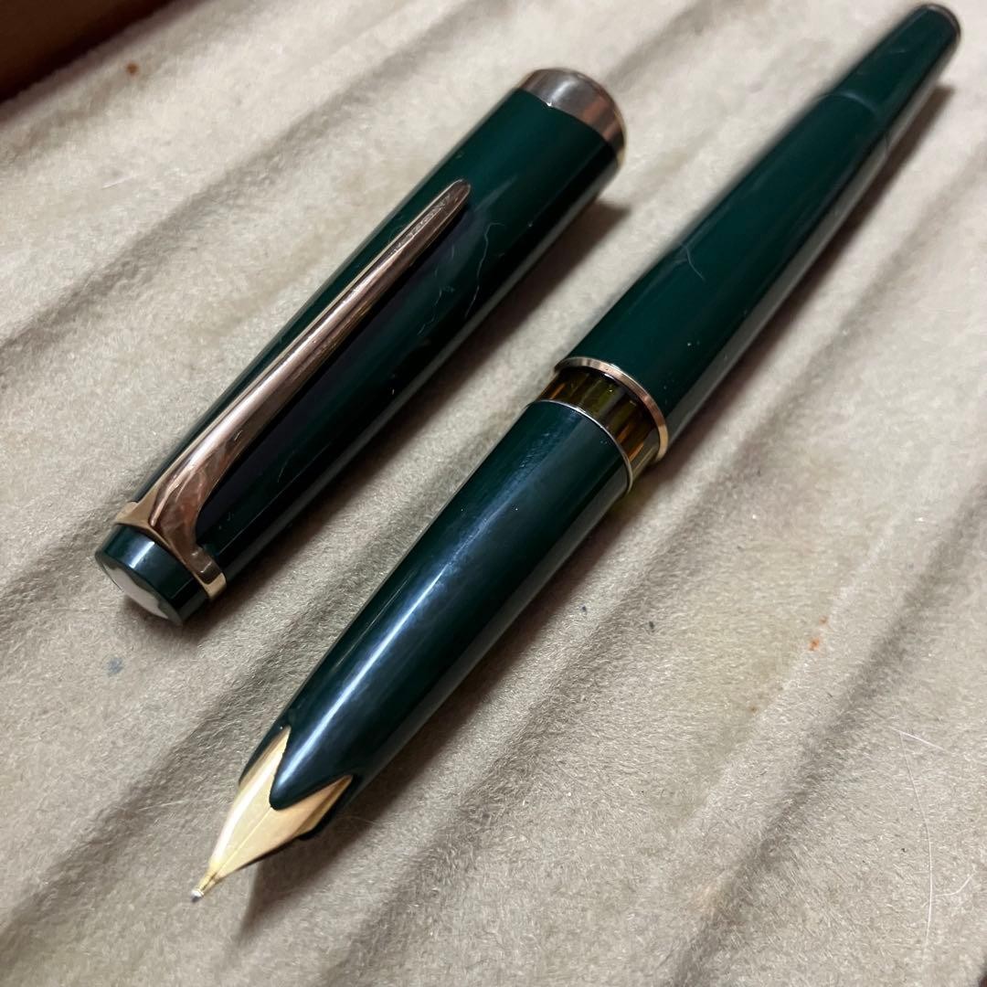 Montblanc Meisterst ck 12 Fountain Pen Green 18k Wing Nib