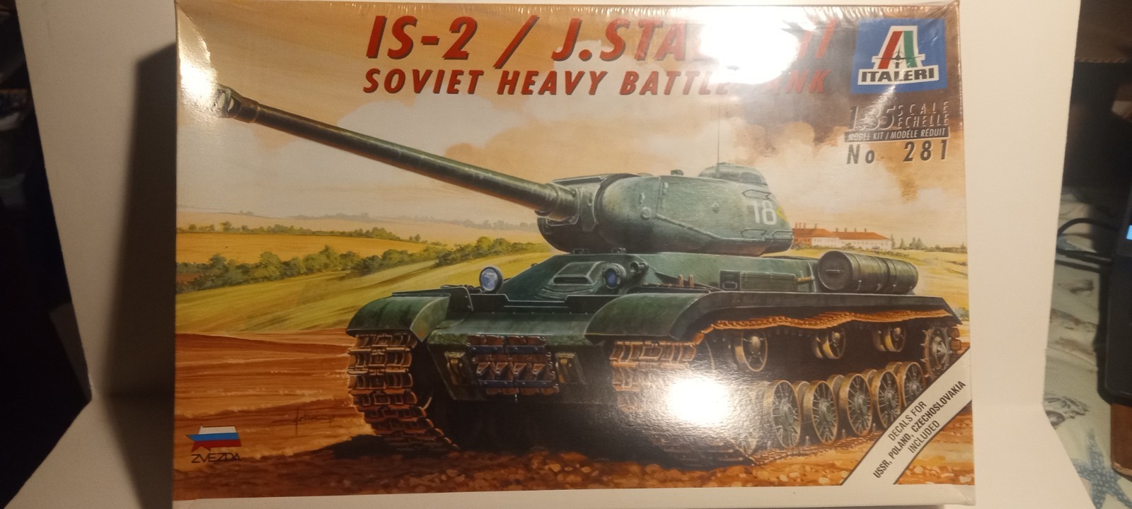 Two Italeri tanks military plastic model kits Two Italeri tanks military plastic model kits