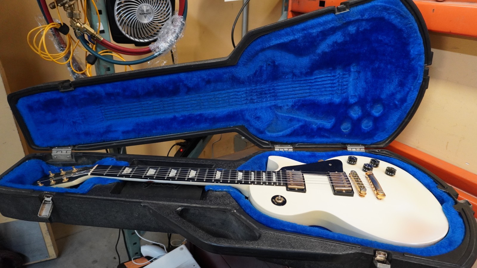 1996 Gibson Les Paul Studio Deluxe White w/ Hardshell Case 