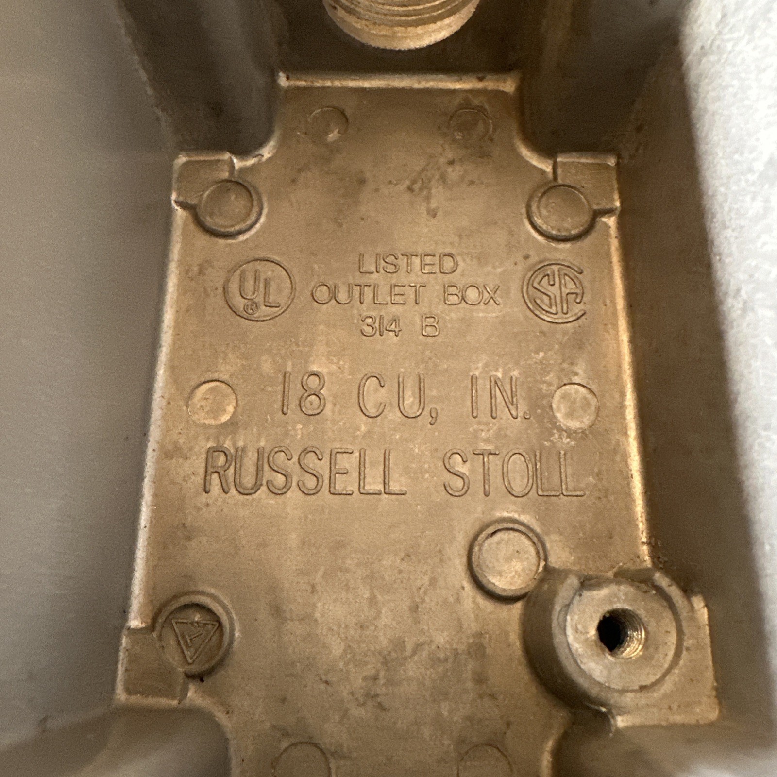 Russell Stoll 314B 1-Gang Outlet Box Russell Stoll 314B 1-Gang Outlet Box