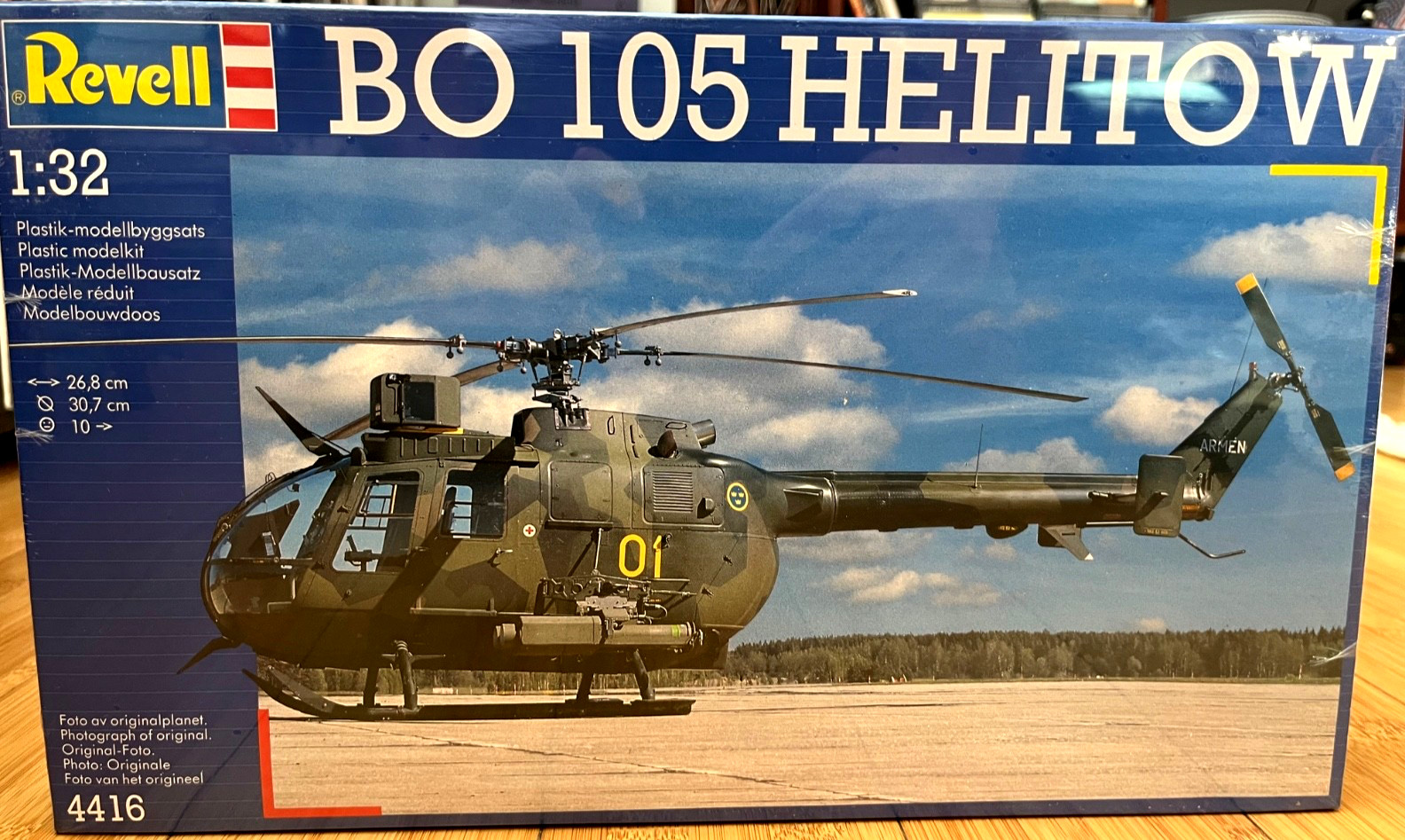 1/32 Revell BO 105 Helitow SEALED Helicopter Kit 1/32 Revell BO 105 Helitow SEALED Helicopter Kit