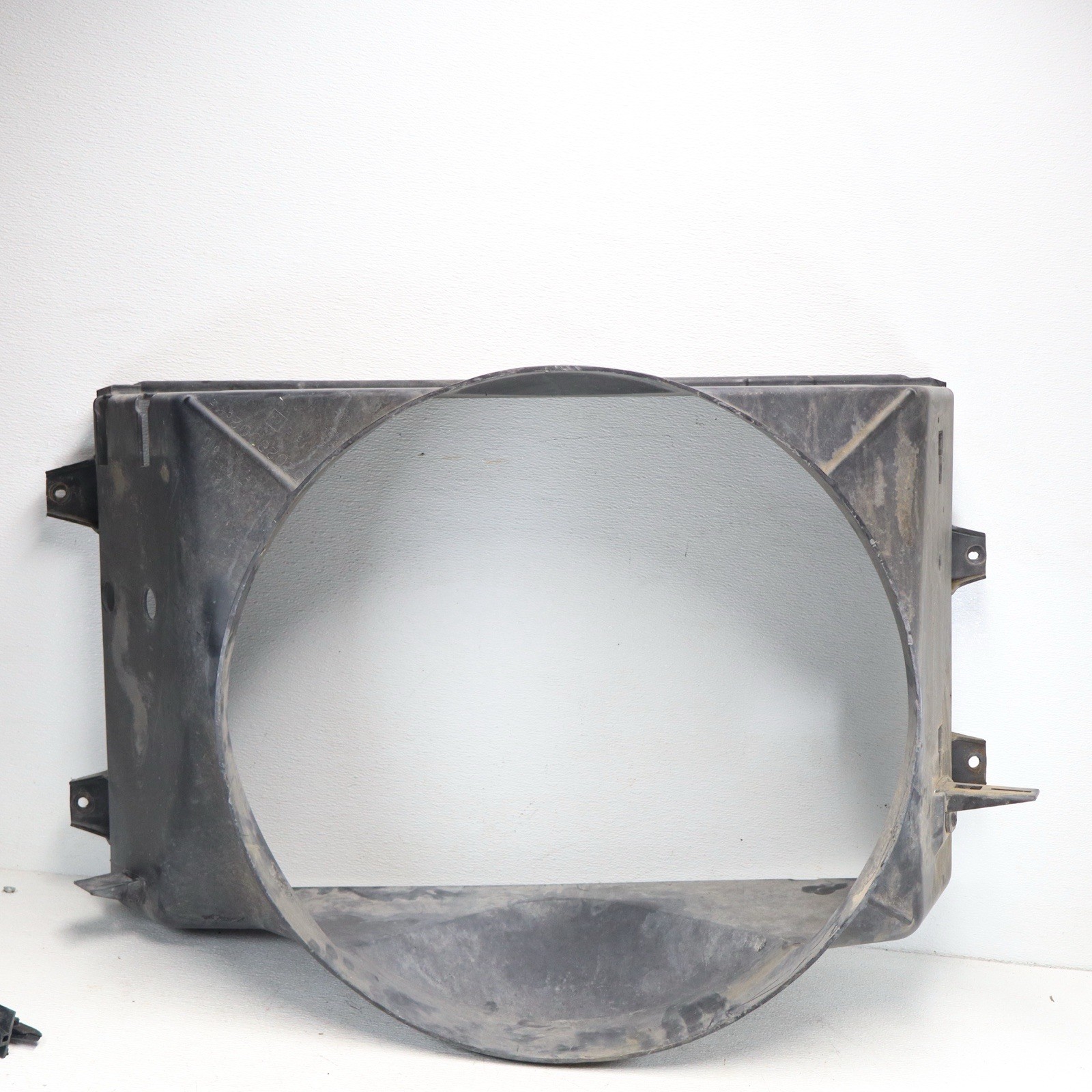 1994-02 Dodge Ram 1500 5.2 5.9 Engine Radiator Cooling Fan Shroud Mopar 52028002