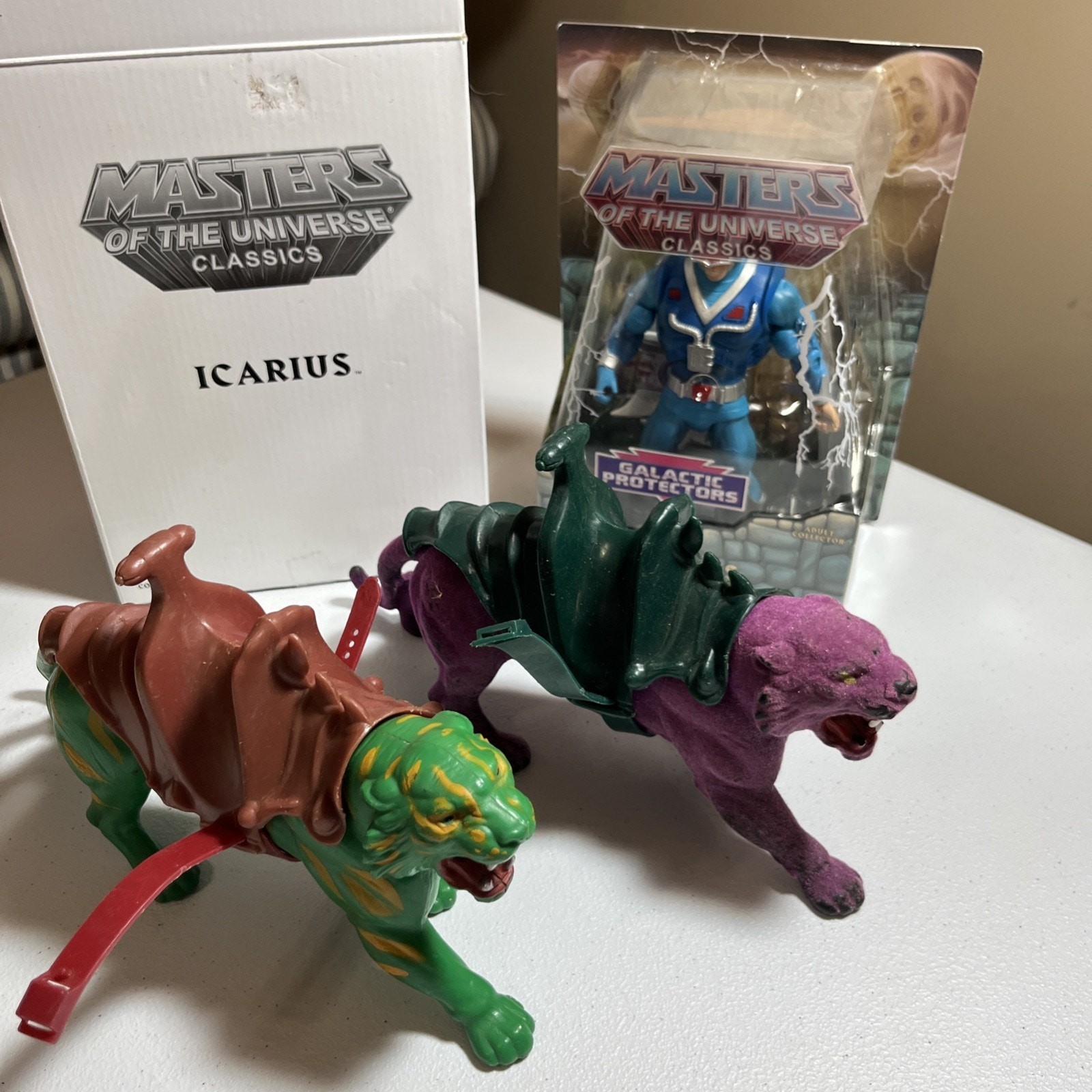 2011 He Man Masters Of The Universe Classics Icarius New With MOTU Cat & Panther 2011 He Man Masters Of The Universe Classics Icarius New With MOTU Cat & Panther