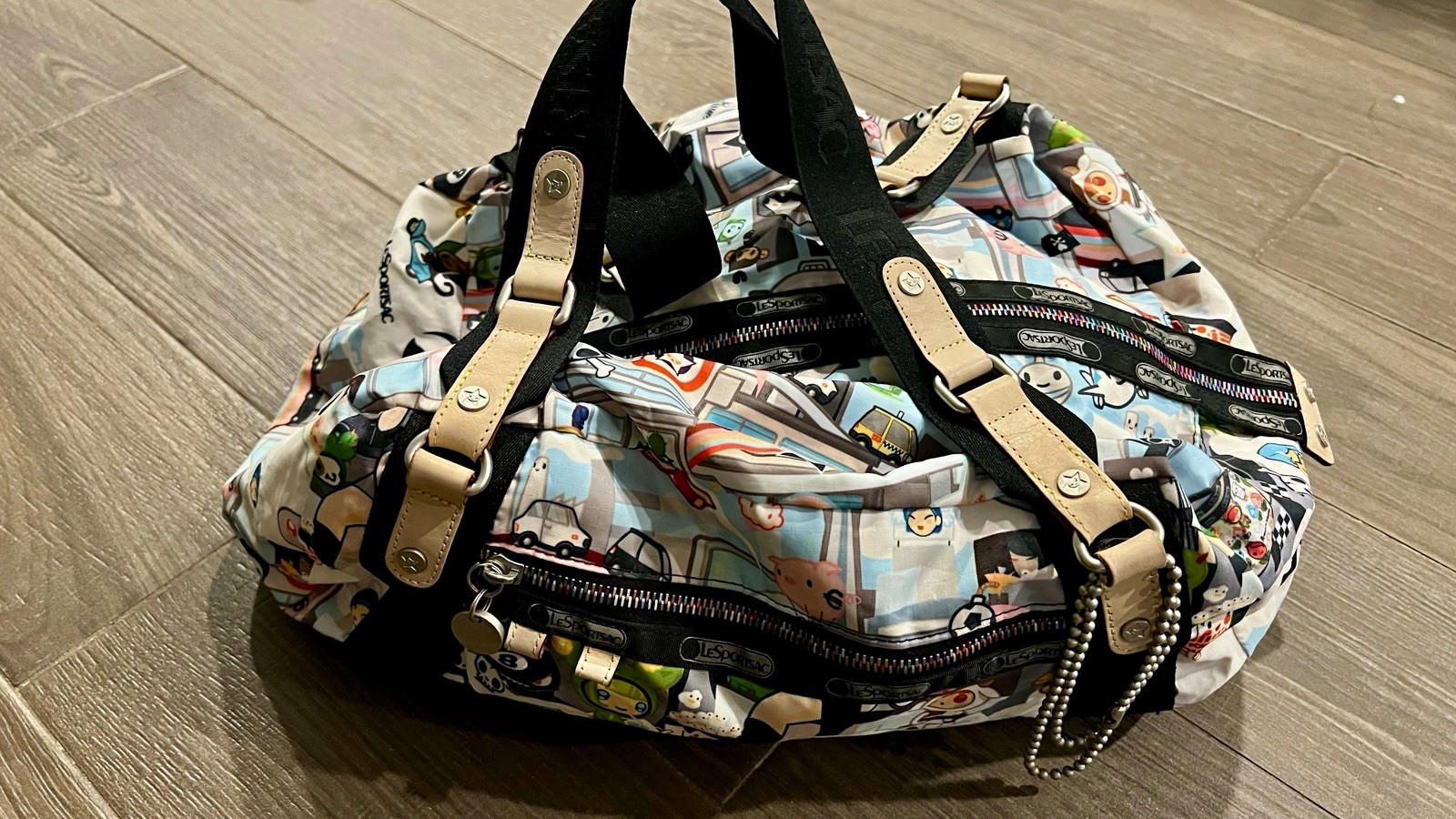 LeSportsac x tokidoki Graphic Multicolor Duffle Bag Zip Pink Lining Pockets LeSportsac x tokidoki Graphic Multicolor Duffle Bag Zip Pink Lining Pockets