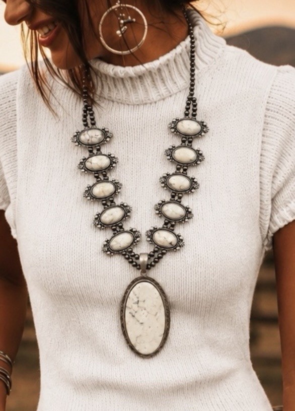 Native American-style White turquoise beaded necklace