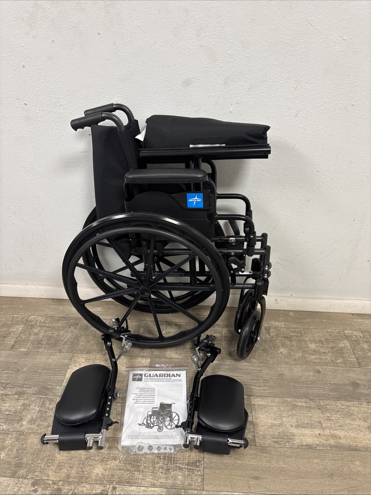 Medline Guardian K4 Lightweight Wheelchair 20” K4206N24E 300lb Capacity Gray