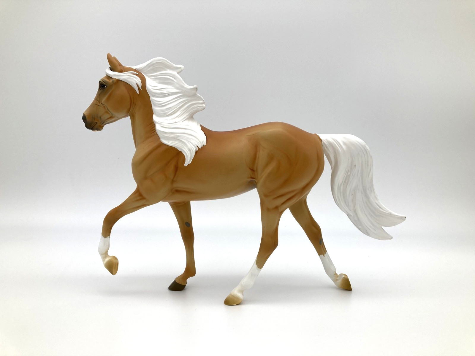 Breyer / Somerset Resin / #711168 / Limited Edition of 250 Breyerfest 2013 / NIB