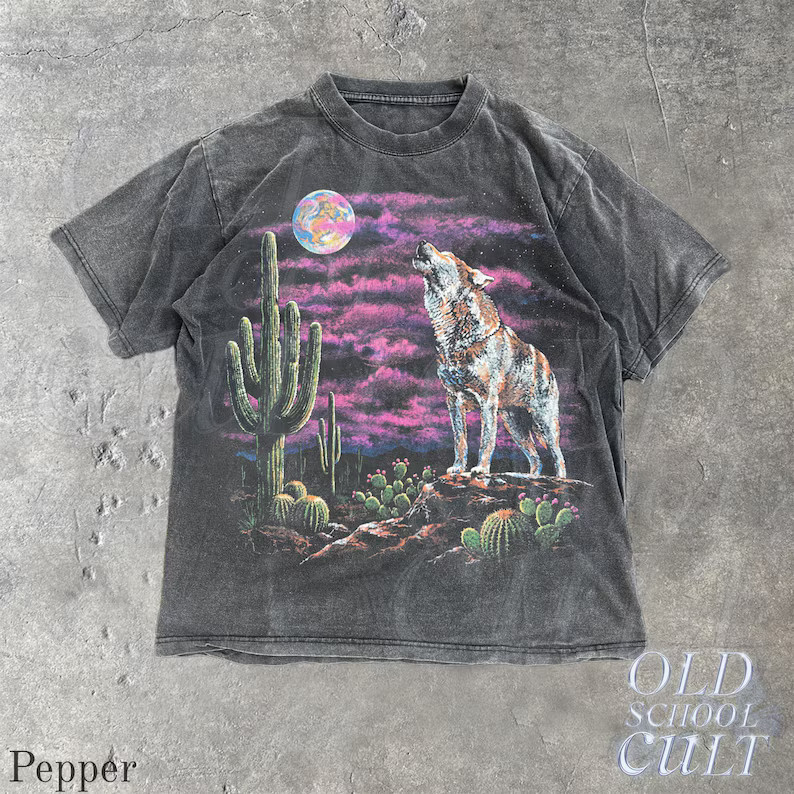 Vintage Retro Desert Wolf Wildlife Animal Nature Comfort Tee