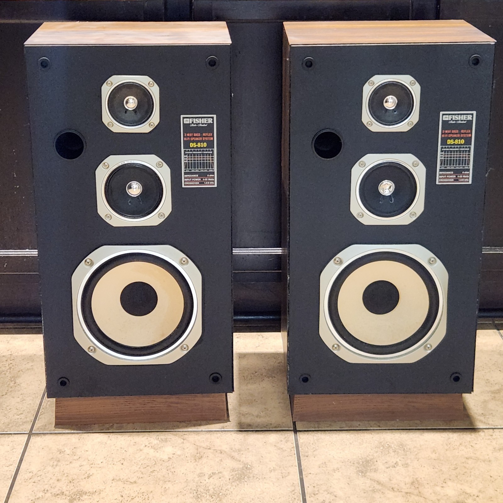 Vintage Fisher DS-810 Studio Standard 3-Way Bass Reflex Speakers Pair 8 Ohm
