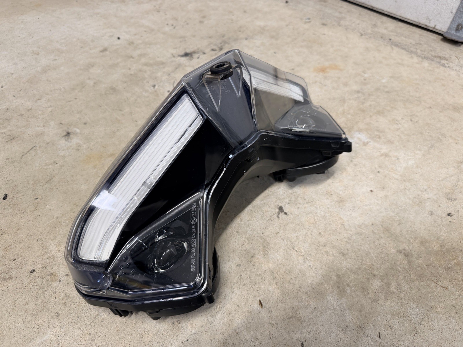 DUCATI V2 PANIGALE 2020-2024 OEM HEADLIGHT 52010422E