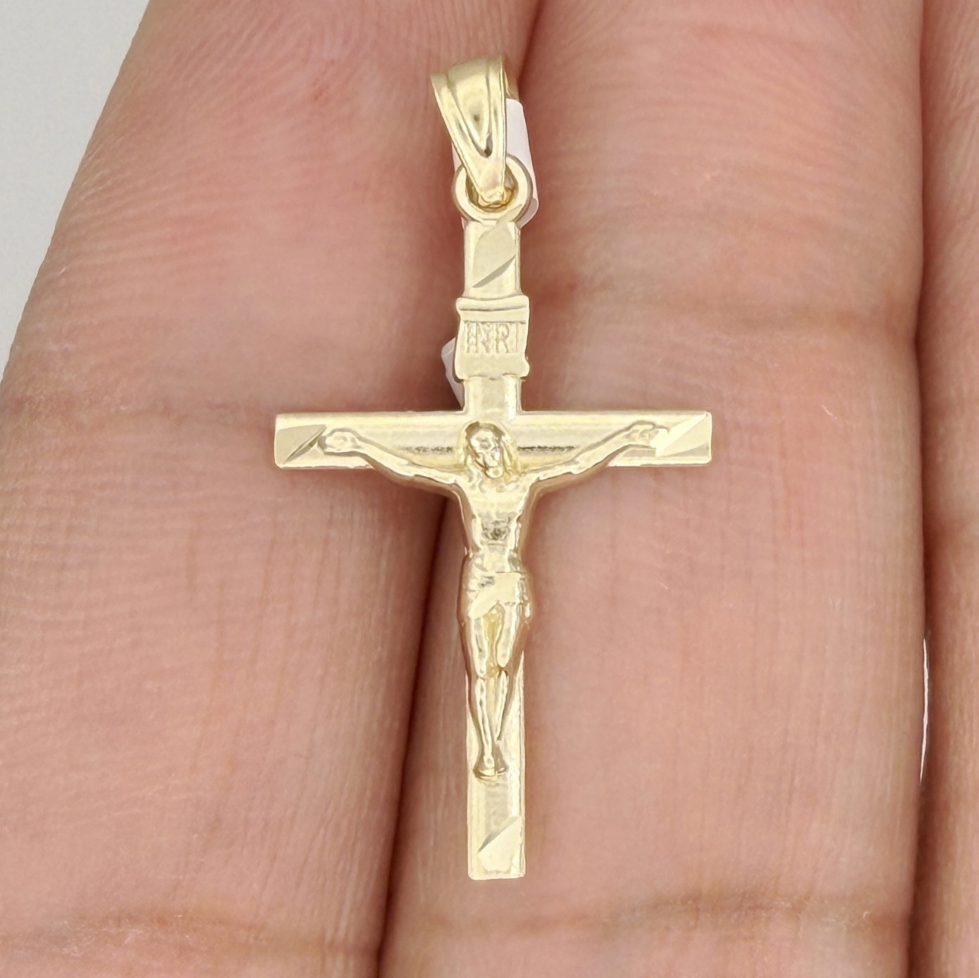 10k Yellow Gold Diamond-Cut Unisex Cross Crucifix Religious Charm Pendant 10k Yellow Gold Diamond-Cut Unisex Cross Crucifix Religious Charm Pendant