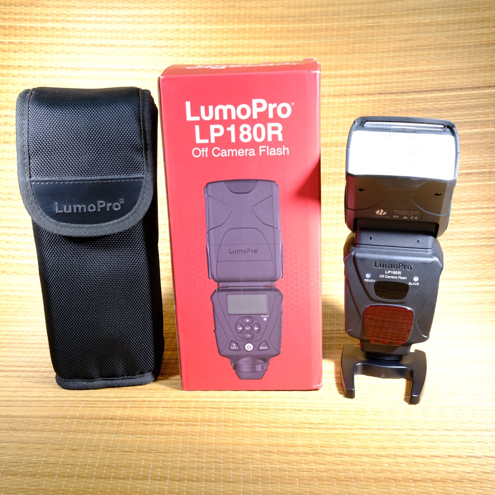 LumoPro LP180R Flash in Box - Great for Strobist Off Camera - Perfect Condition