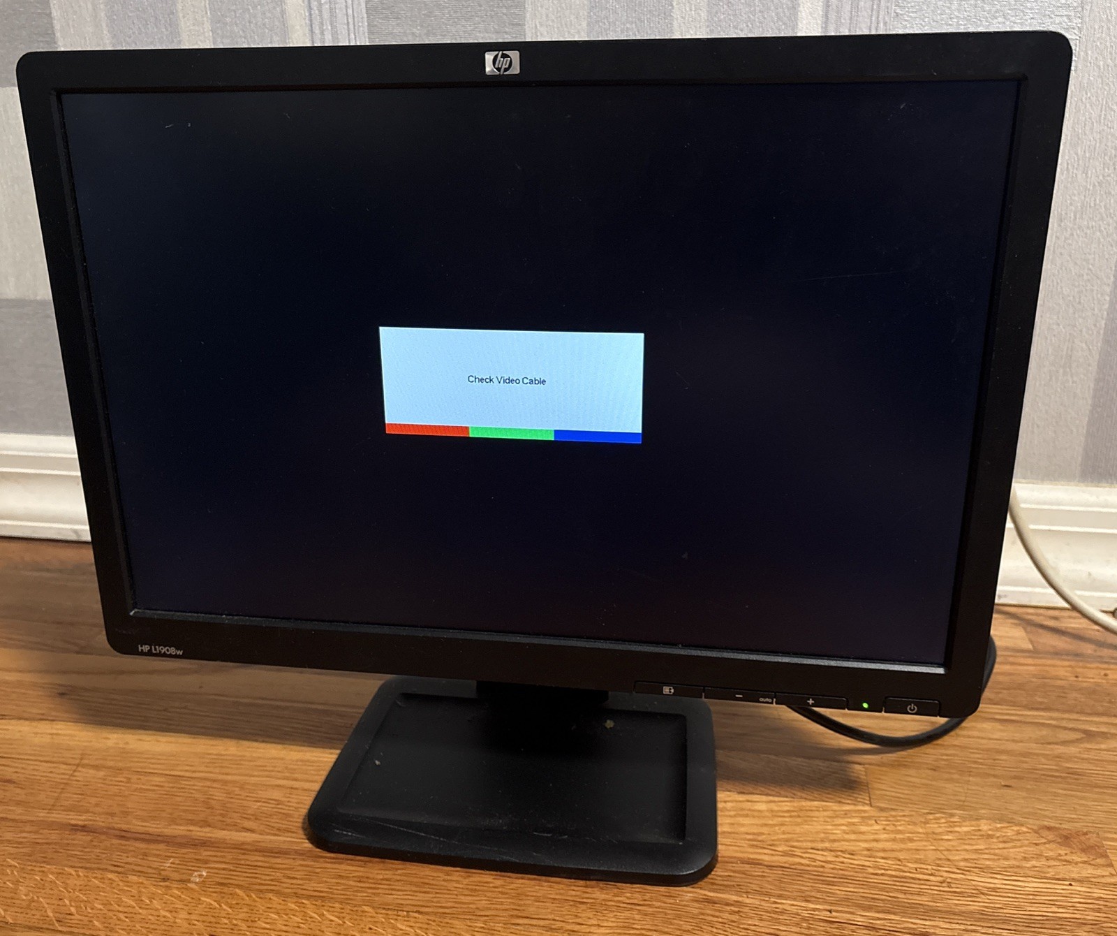 Hewlett Packard L1908W GP536A, 19-inch LCD Color Monitor PRE-OWNED 