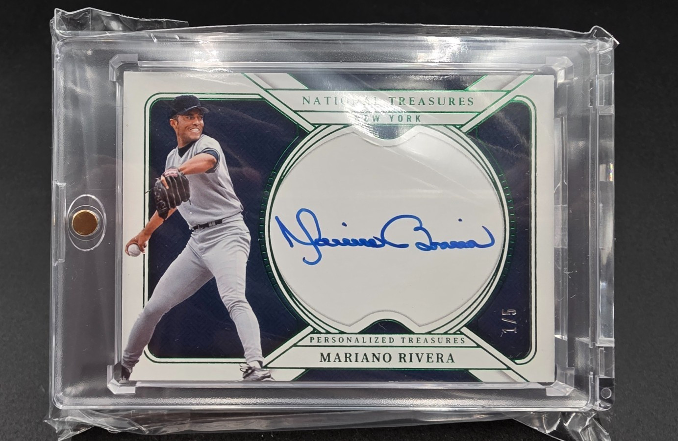 🔥 HALL OF FAME 🔥MARIANO RIVERA 2025 NATIONAL TREASURES SIGNATURE 🔥