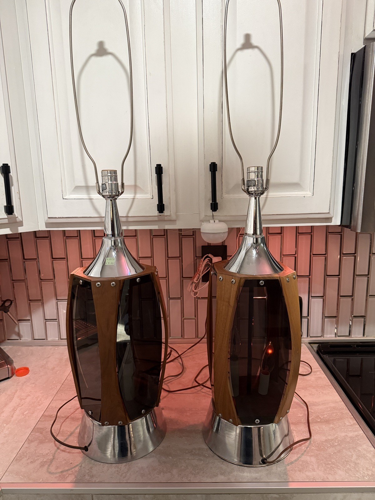 2 MCM LAWRIN vtg table lamp pair chrome walnut smoked lucite ,flicker lights 