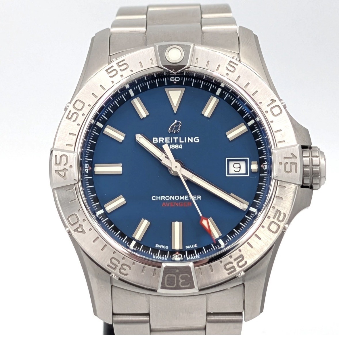 Breitling Avenger 42mm A17328101C1A1