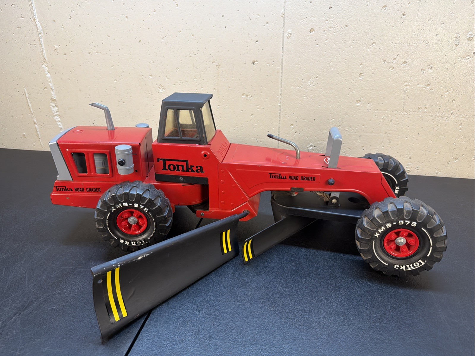 1970s Mighty Tonka Pressed Steel Road Grader Custom Red 24\