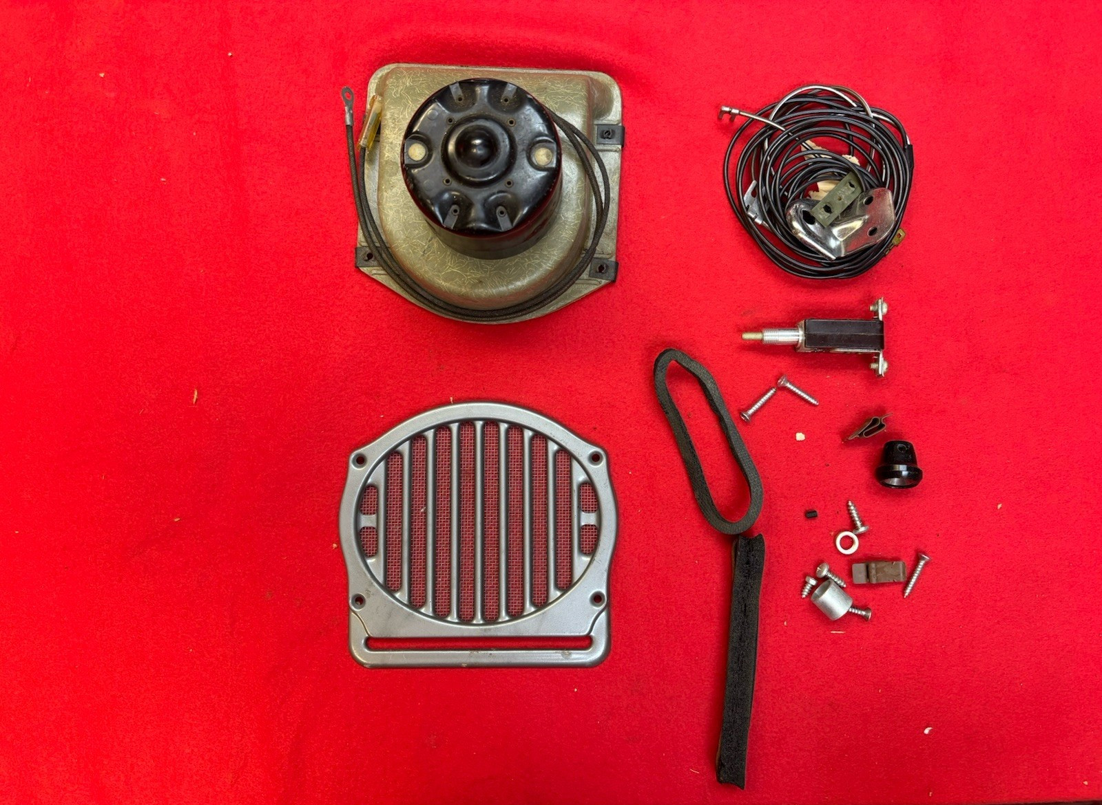 NOS 1955-1956 Pontiac Rear Window 12 Volt Defroster Kit 984928 NOS 1955-1956 Pontiac Rear Window 12 Volt Defroster Kit 984928
