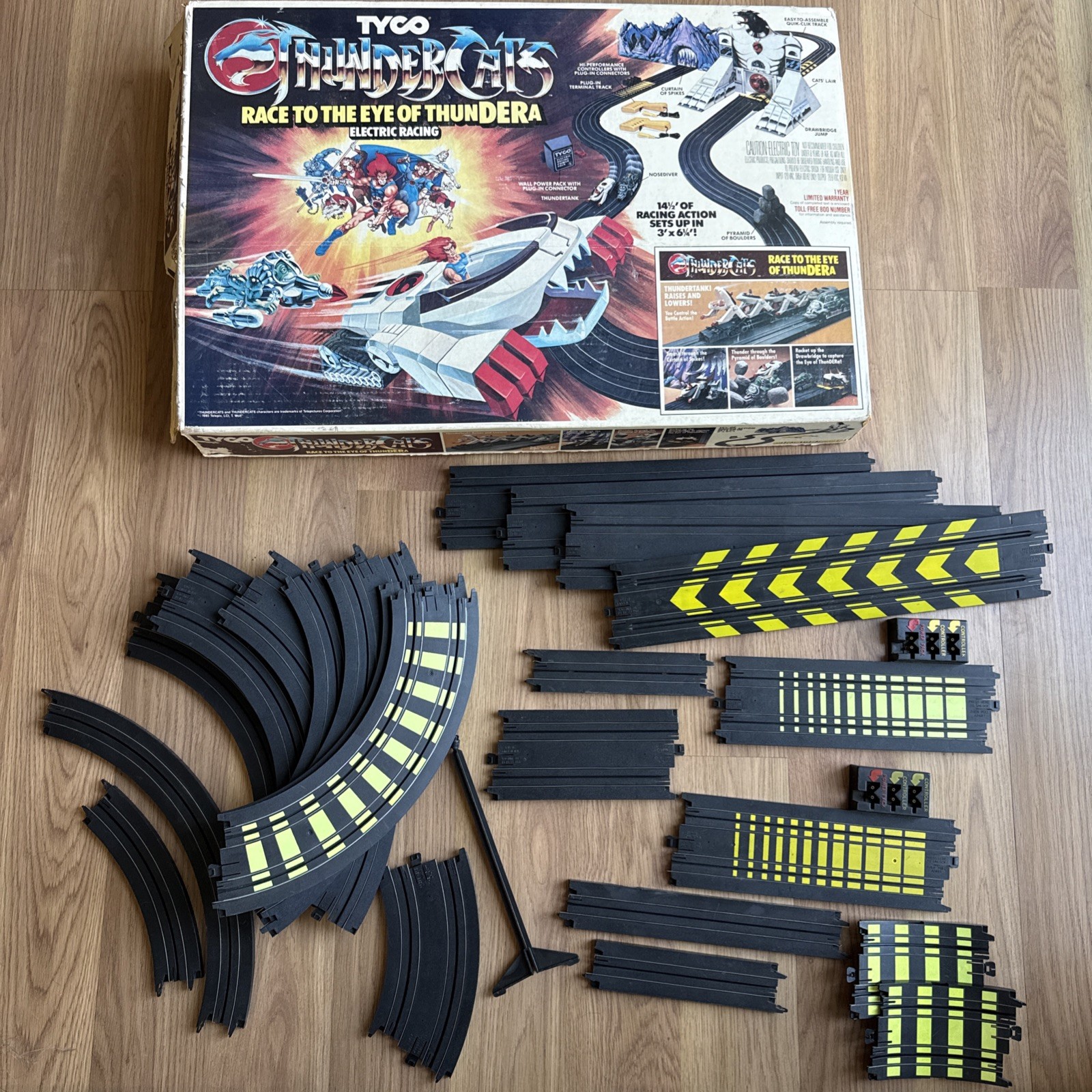 TYCO 1985 ThunderCats Race to the Eye Thundera Slot Car Set 1 Control Incomplete