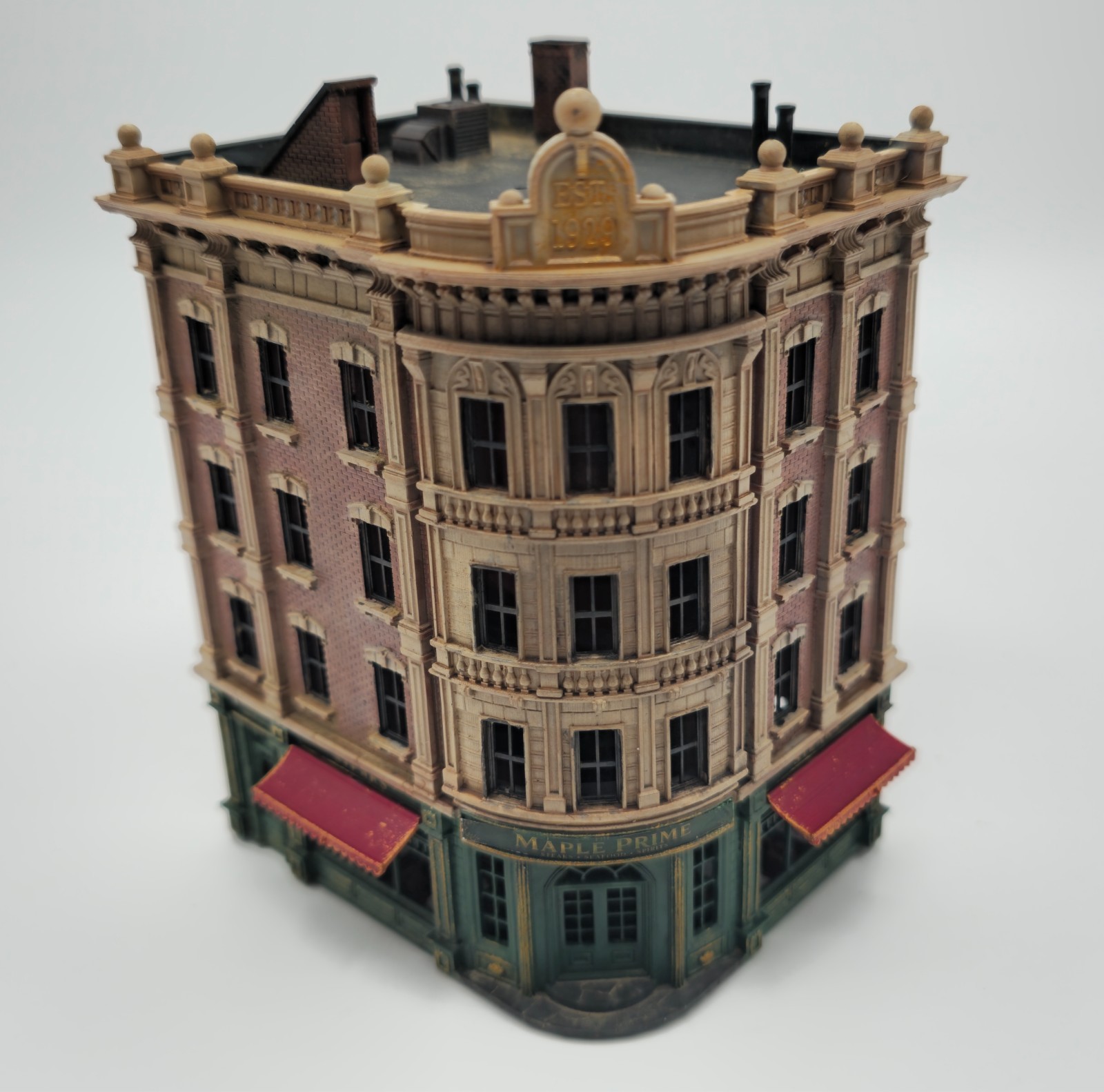 Maple Prime N Scale Downtown Restaurant Building