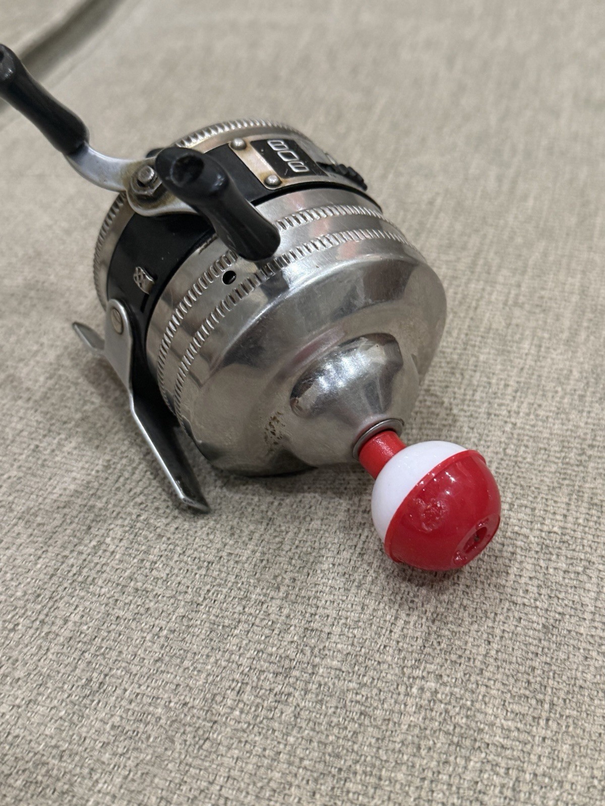 Vintage Zebco 909 Spincast Fishing Reel Made In The USA 60’s 70’s Metal Foot Vintage Zebco 909 Spincast Fishing Reel Made In The USA 60’s 70’s Metal Foot