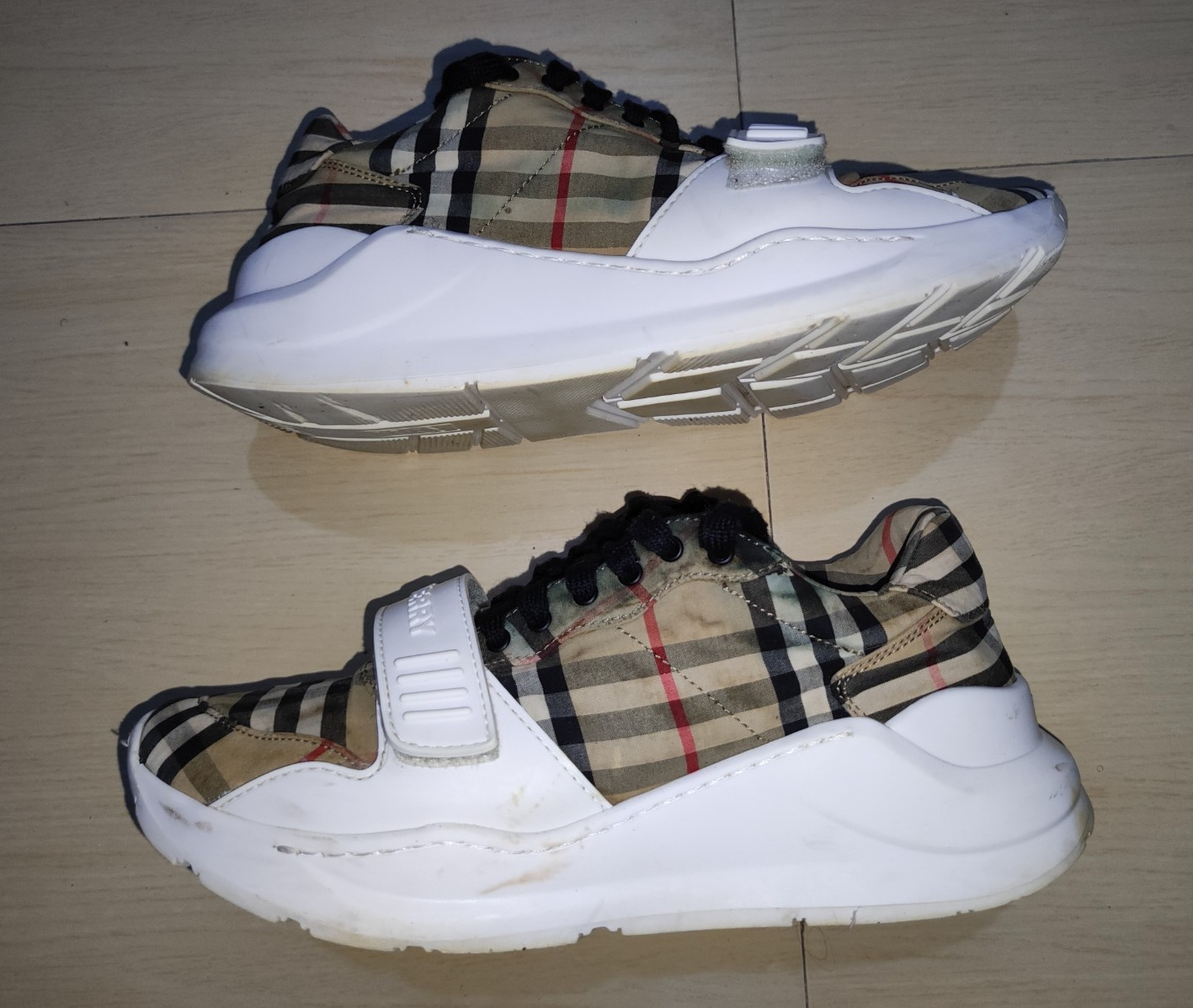 Burberry Regis Checkered Beige Sneakers 39 Burberry Regis Checkered Beige Sneakers 39