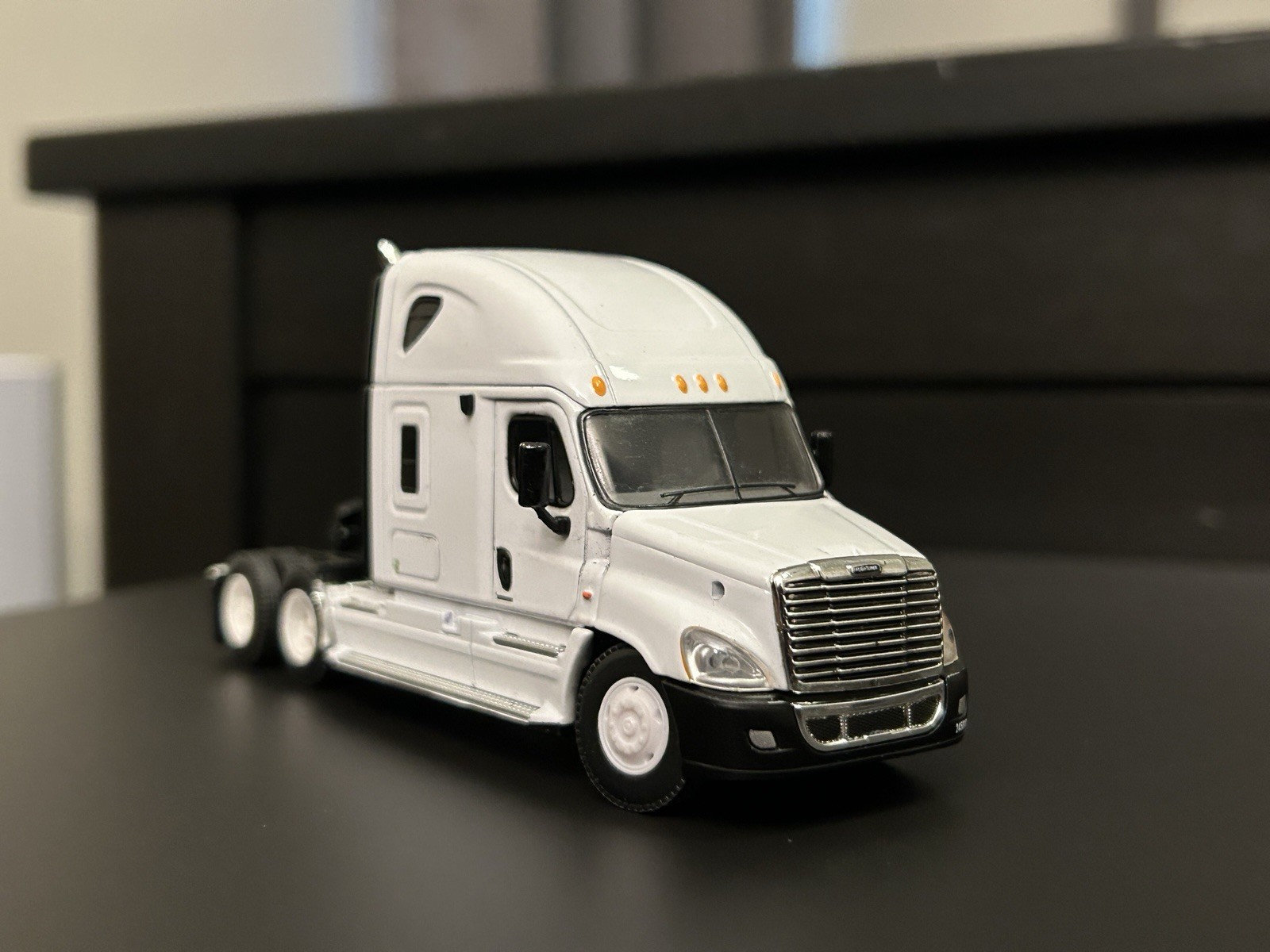 DCP First Gear 1/64th Freightliner Cascadia Sleeper