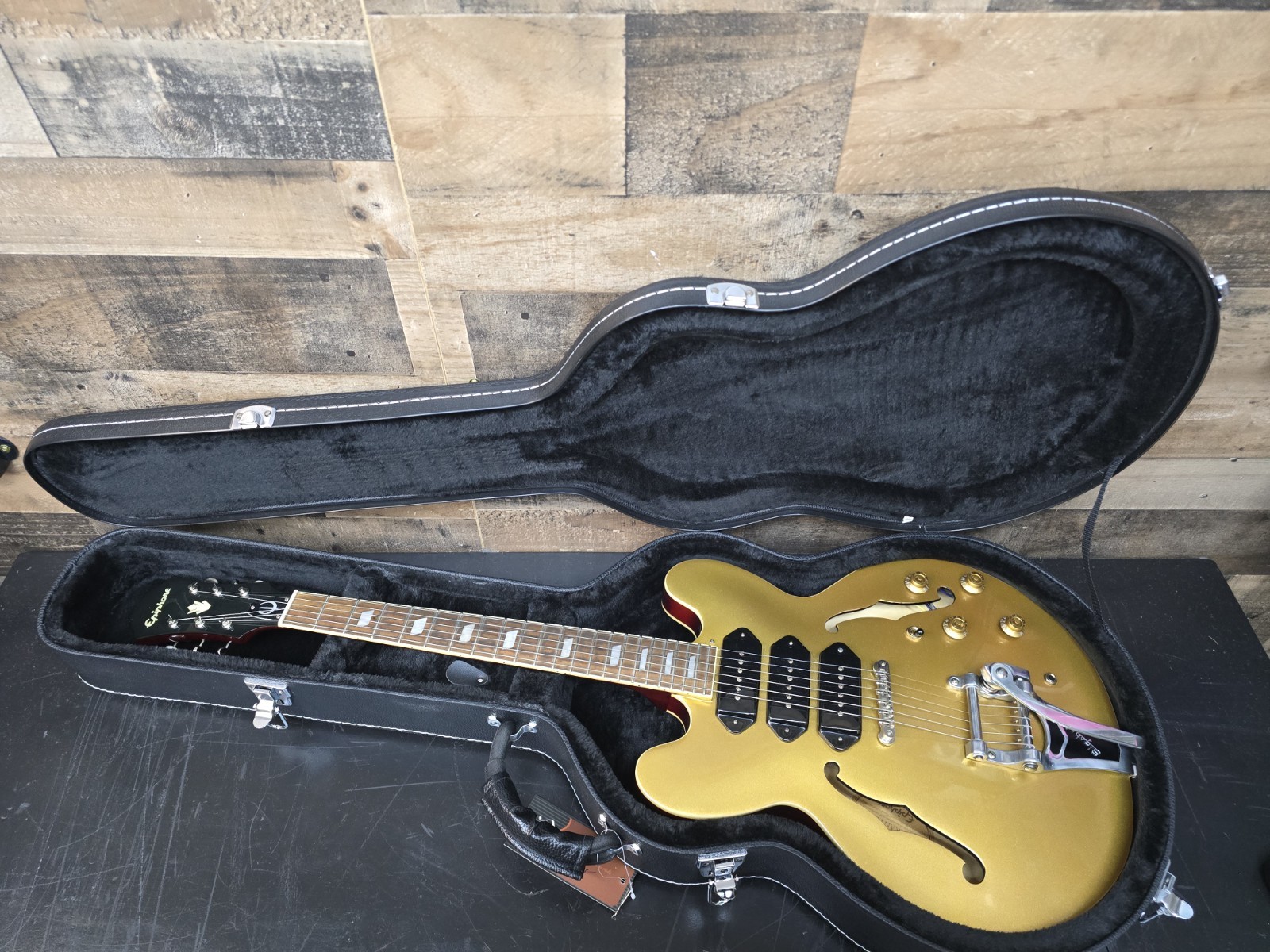 2011 Epiphone Riviera P93 MG With Bixby Gold Metallic With Hard Shell Case