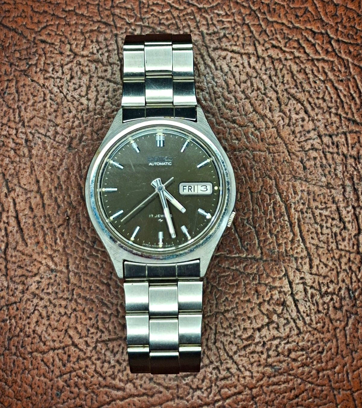 Seiko 5 Unisex Automatic 17 Jewels Day/Date Gray Dial SS Bracelet 38mm 70s