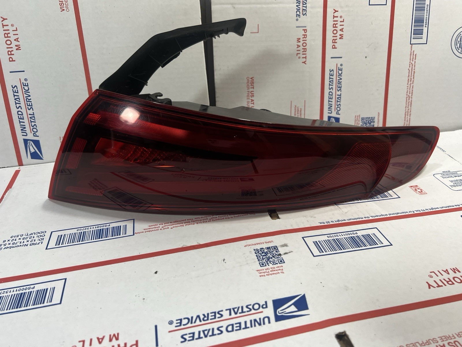 2017 - 2023 ALFA ROMEO GIULIA RIGHT SIDE REAR OUTER LED TAILLIGHT TAIL LIGHT OEM
