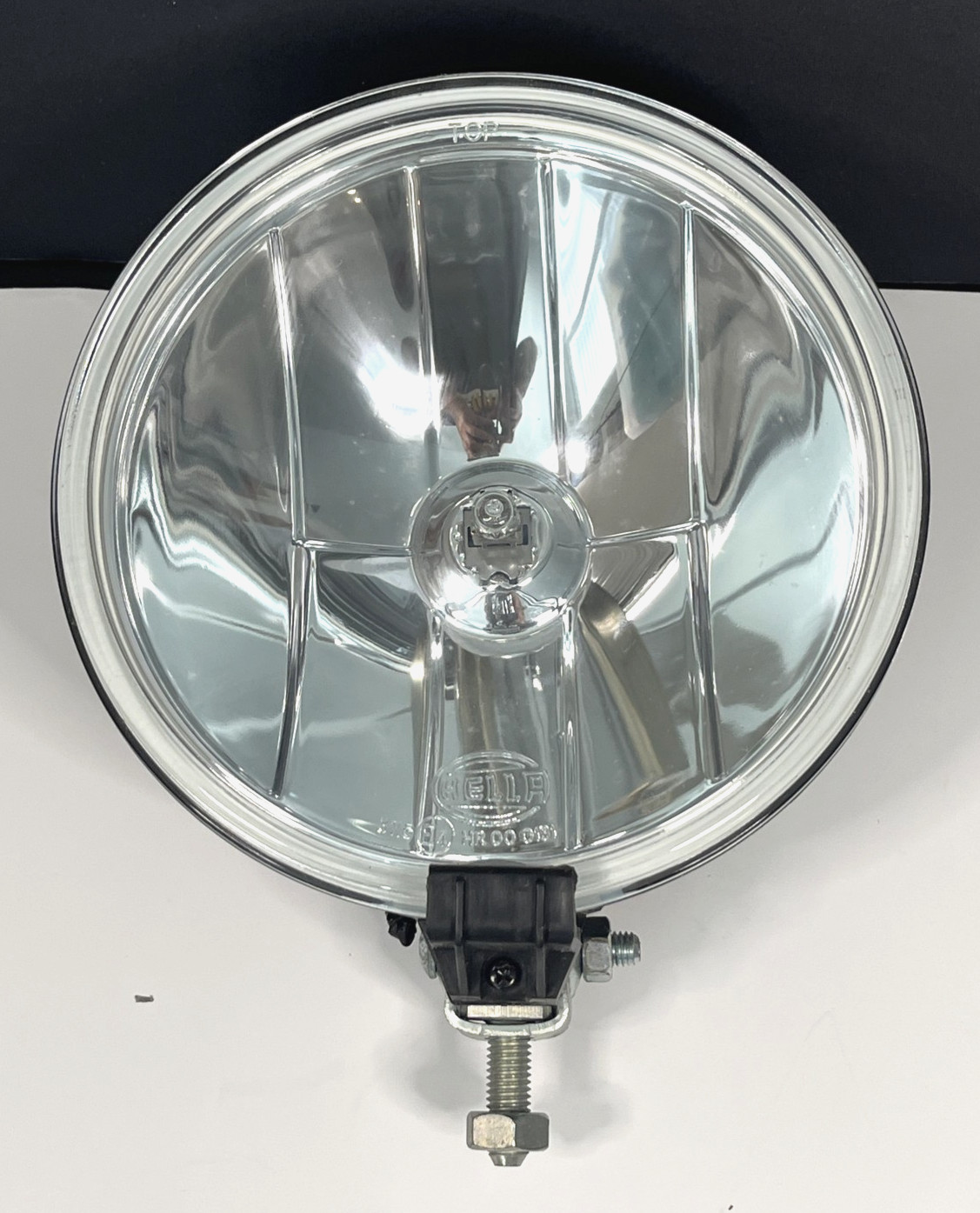 HELLA 010032801 700FF Series 12V/55W Halogen Driving Lamp Kit, Clear, 7 HELLA 010032801 700FF Series 12V/55W Halogen Driving Lamp Kit, Clear, 7