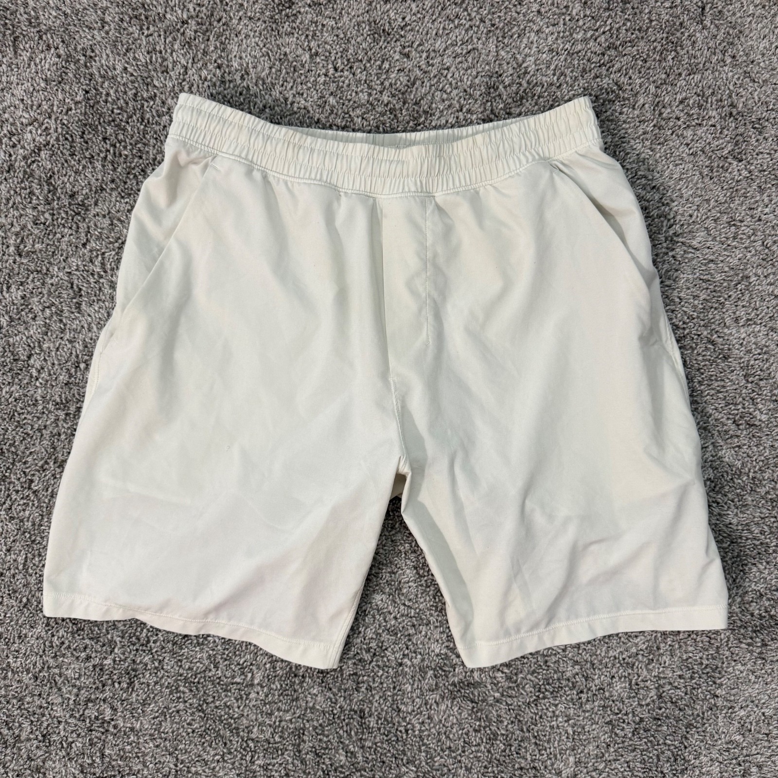 Lululemon Men’s Pace Breaker 7” White Athletic Running Shorts Size M