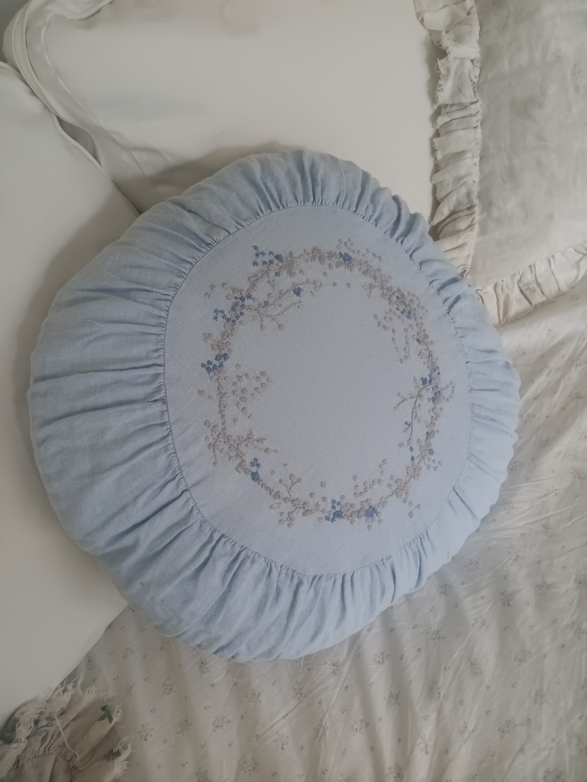 🤍Beautiful Rachel Ashwell Shabby Chic Couture Blue Linen Embroidered Pillow🤍