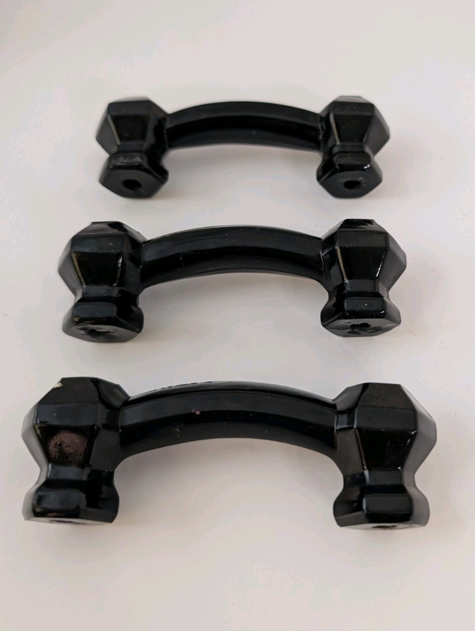 Lot 3 Vintage Black Hexagonal Glass Bridge Drawer Pull Handles. Lot 3 Vintage Black Hexagonal Glass Bridge Drawer Pull Handles.