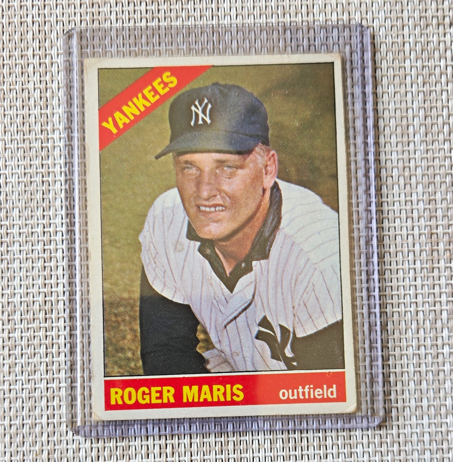 Topps 1966 Roger Maris #365 Base Set Baseball Card New York Yankees
