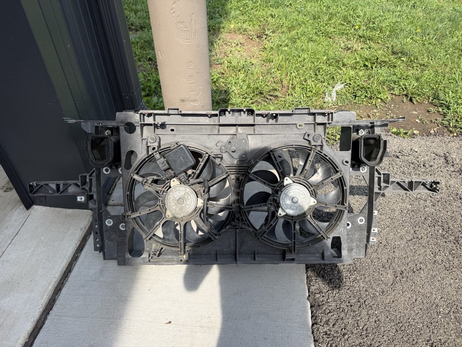 08-15 INFINITI G25 G35 G37 Q40 FRONT RADIATOR CORE SUPPORT With Fans OEM