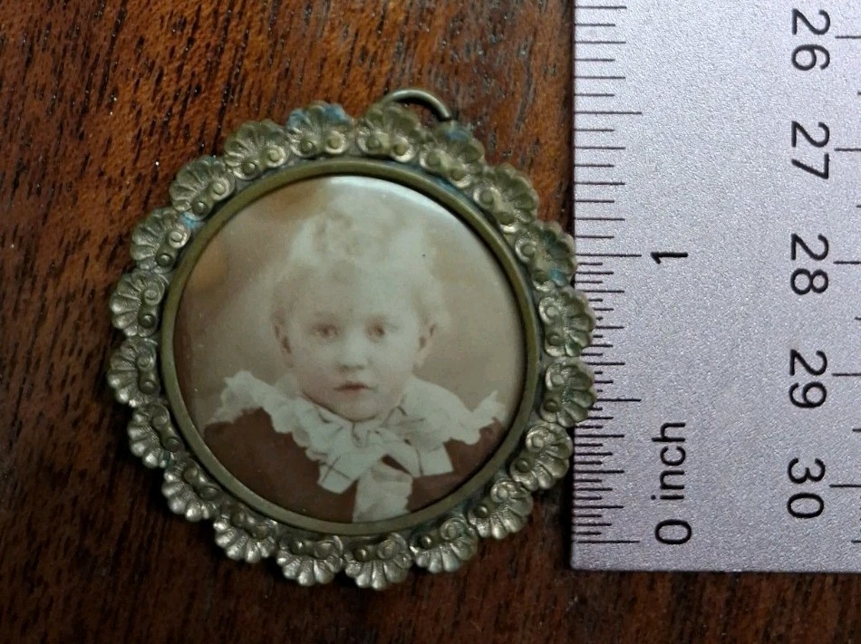 Antique Victorian Mourning Pin Brooch Sepia Frame Twisted Rope Pendant Child