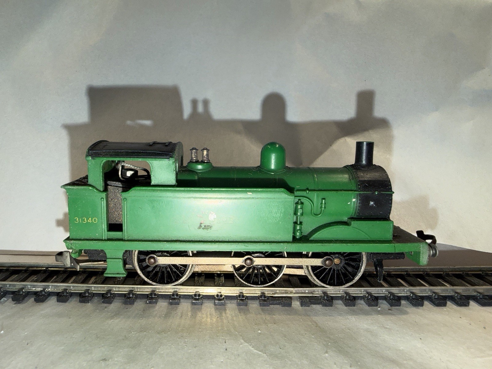 VINTAGE HORNBY OO SCALE MODEL STEAM TANK ENGINE TRAIN 0-6-0