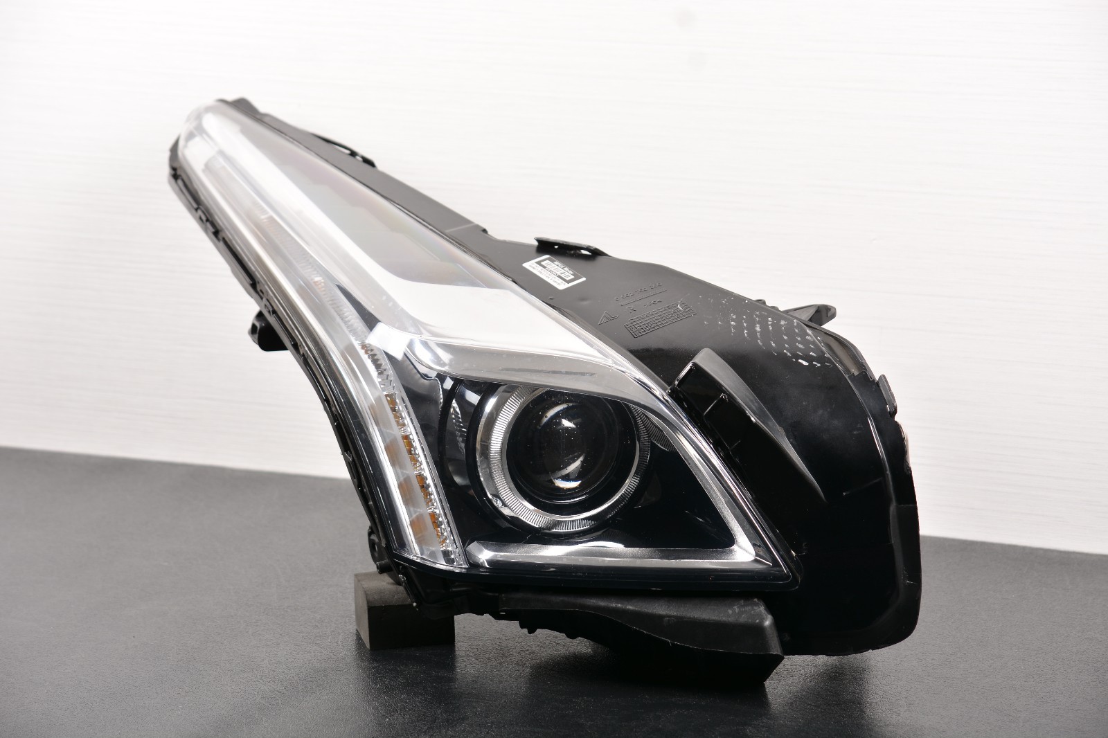 Nice 2015-2019 Cadillac CTS Headlight Xenon HID RH Right Passenger Side OEM Nice 2015-2019 Cadillac CTS Headlight Xenon HID RH Right Passenger Side OEM