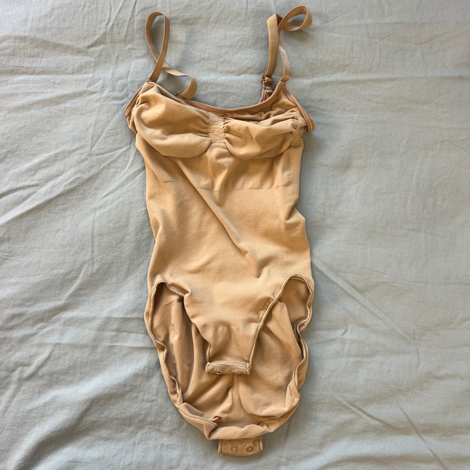 SKIMS Fits Everybody Cami Bodysuit Tan Beige Adjustable Straps Snap Closure S M