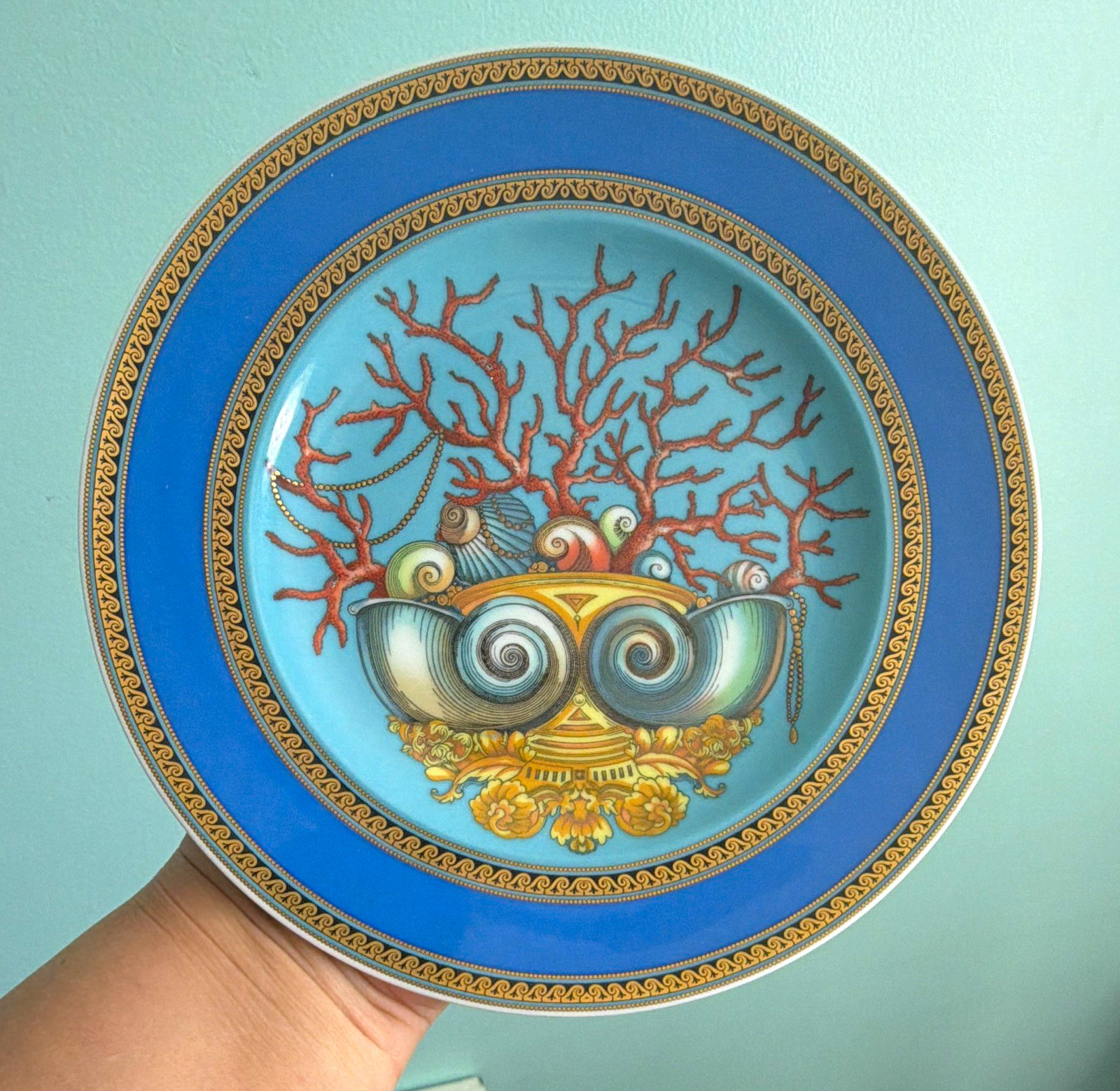 Versace Les Trésors de la Mer Round Porcelain Dinner Plate Blue/Gold/Red