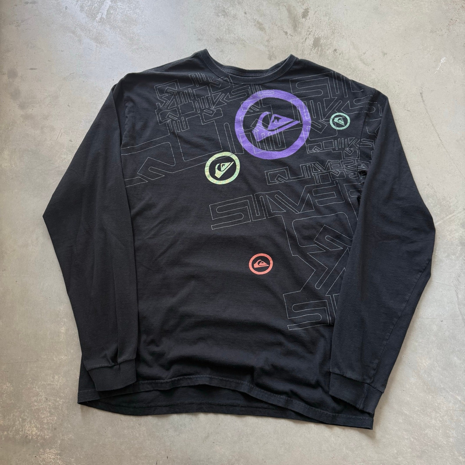 Vintage Y2K Quiksilver Surf Abstract Logo Retro Longsleeve T-shirt Size Large Vintage Y2K Quiksilver Surf Abstract Logo Retro Longsleeve T-shirt Size Large