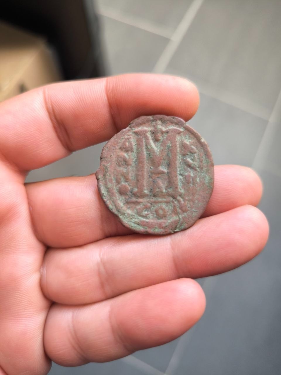Ancient Byzantine Coin Justinian I AE Follis 40 Nummi Constantinople Large M