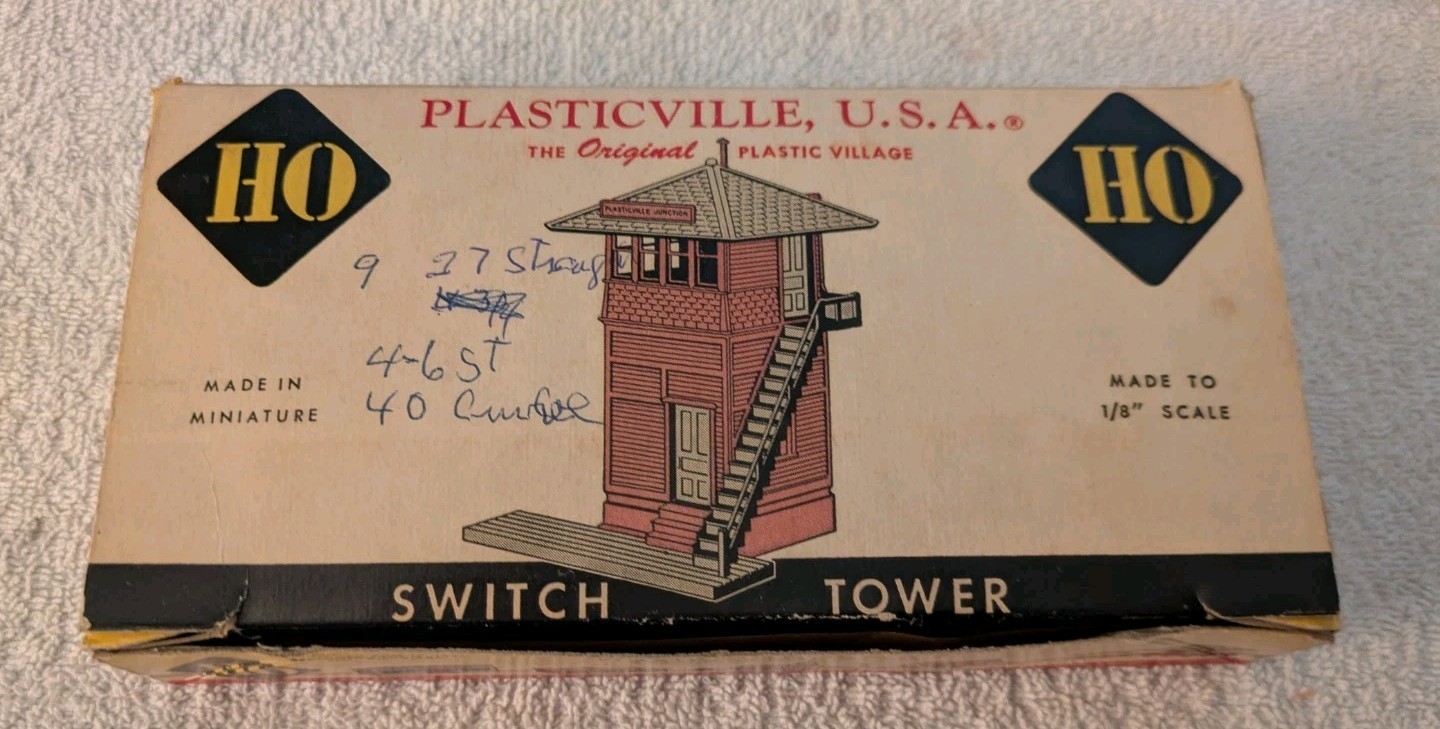 Vintage HO Plasticville Signal Tower, Fire Station & Signal Light**See Notes**