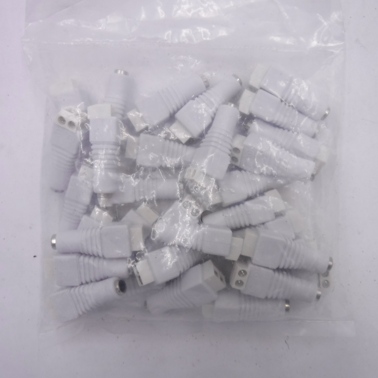 30 Pack Hunter Douglas Screw Terminal To Barrel Connector Female 30 Pack Hunter Douglas Screw Terminal To Barrel Connector Female