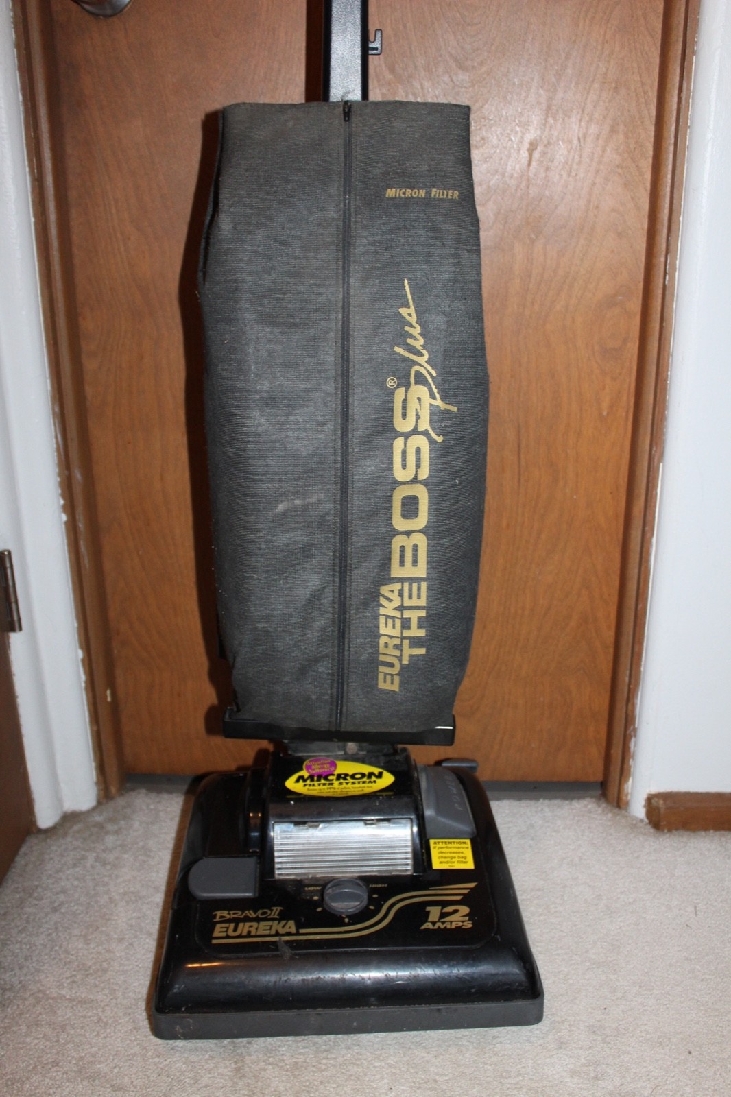 Vintage Eureka Upright Vacuum Cleaner Very Good Condition The Boss plus / Bravo Vintage Eureka Upright Vacuum Cleaner Very Good Condition The Boss plus / Bravo