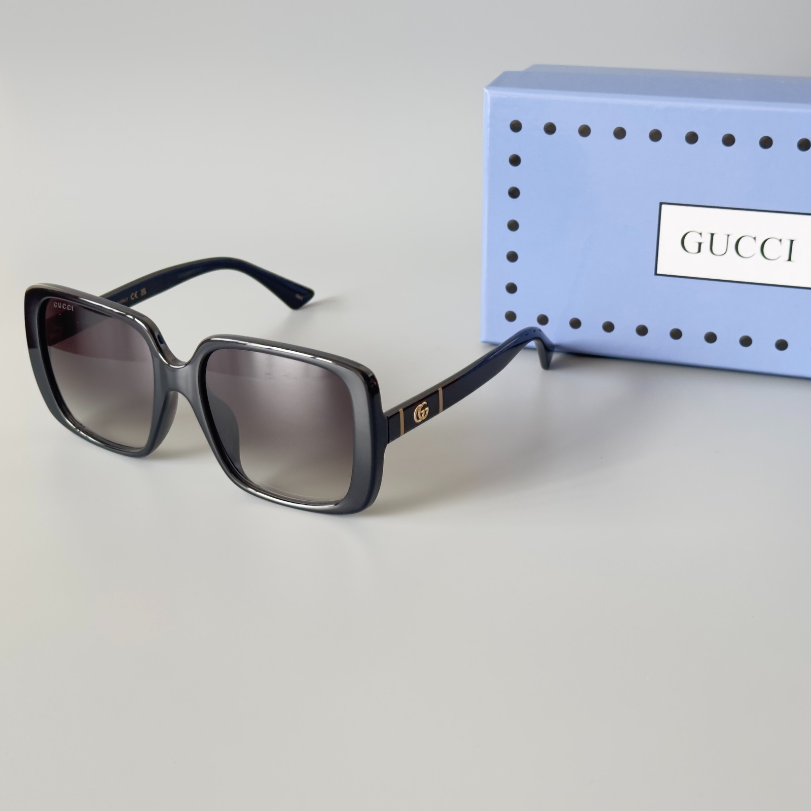 Gucci GG0632SA 001 Black Gold Oversized Gray Gradient Lens Sunglasses New w/ Box
