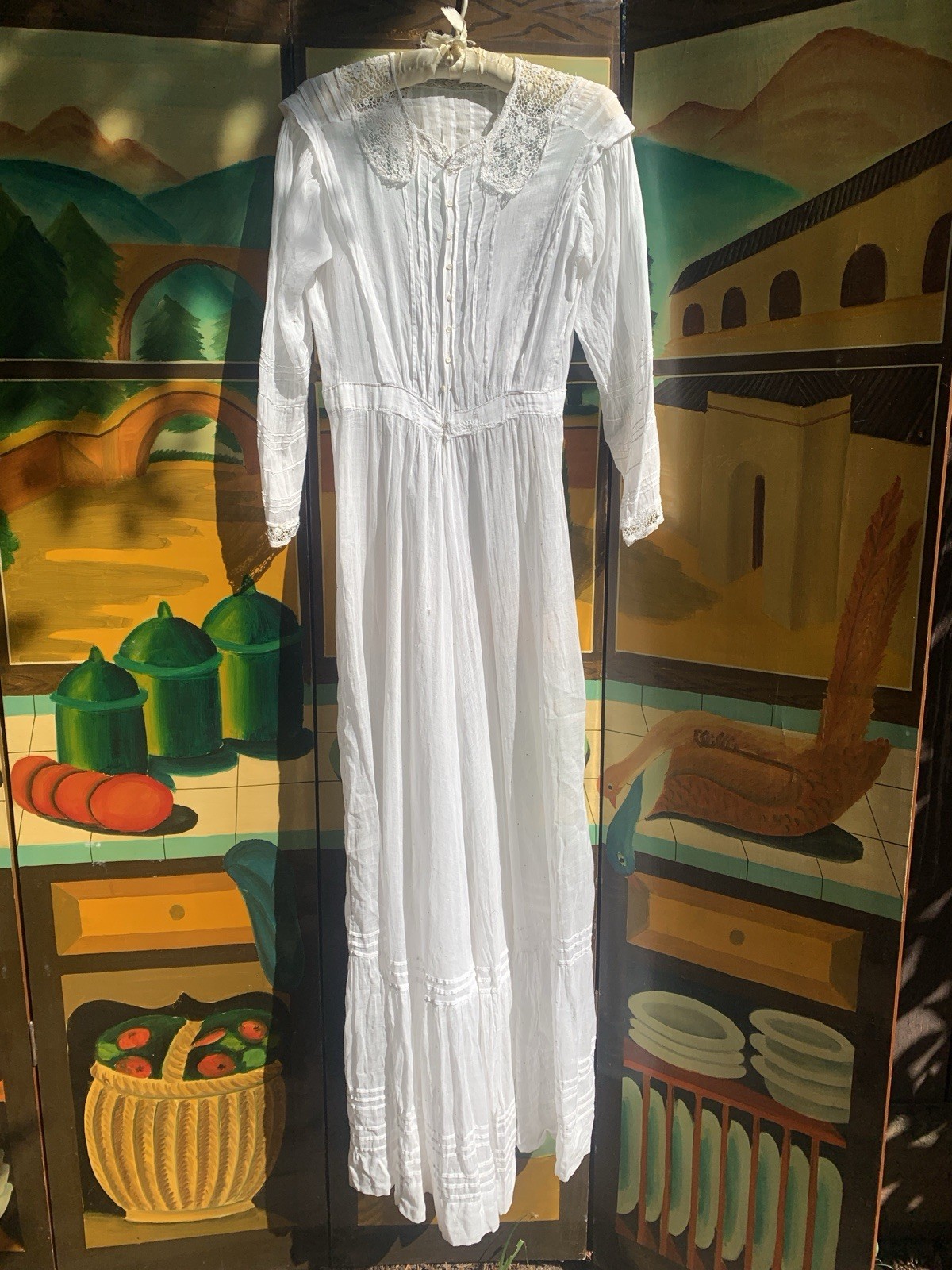 Antique 1900s Edwardian White Cotton Lawn Dress With Crochet Lace Collar Antique 1900s Edwardian White Cotton Lawn Dress With Crochet Lace Collar