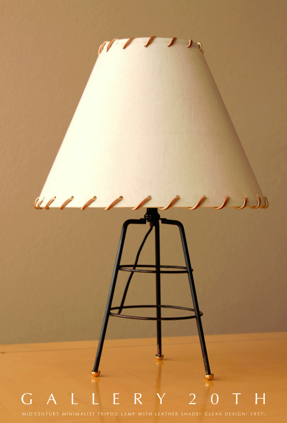 SUPERB ATOMIC TRIPOD LAMP 50\'S 60\'S LEATHER SHADE VTG DESK MID CENTURY MODERN